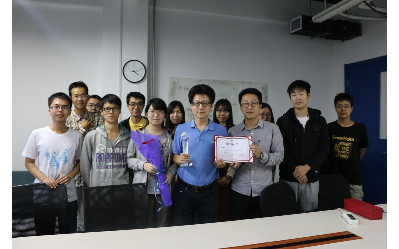 Prof. Tang won "Best 10 Teachers" award